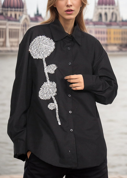 Well Tailored Top with a Graceful Silhouette