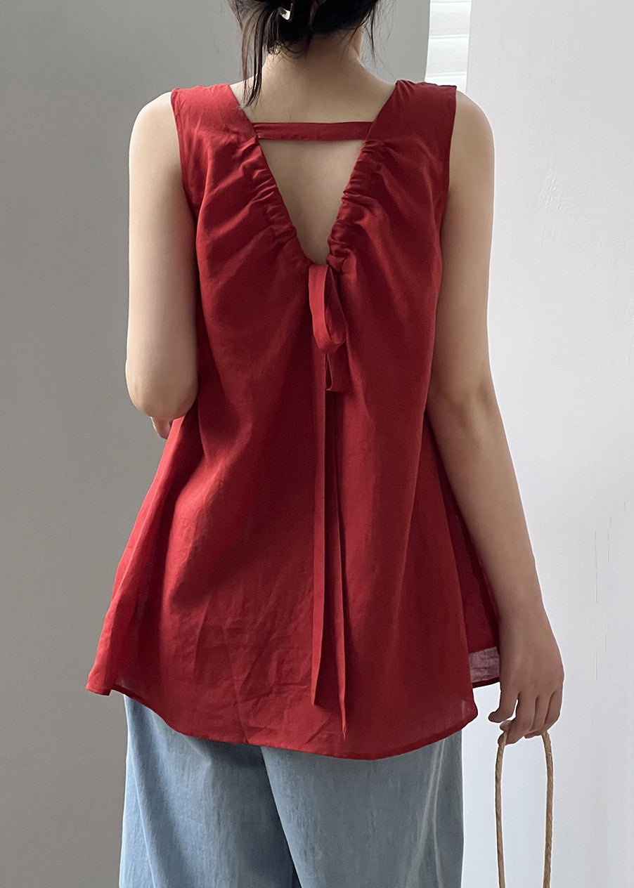 Well Tailored Top with a Graceful Silhouette