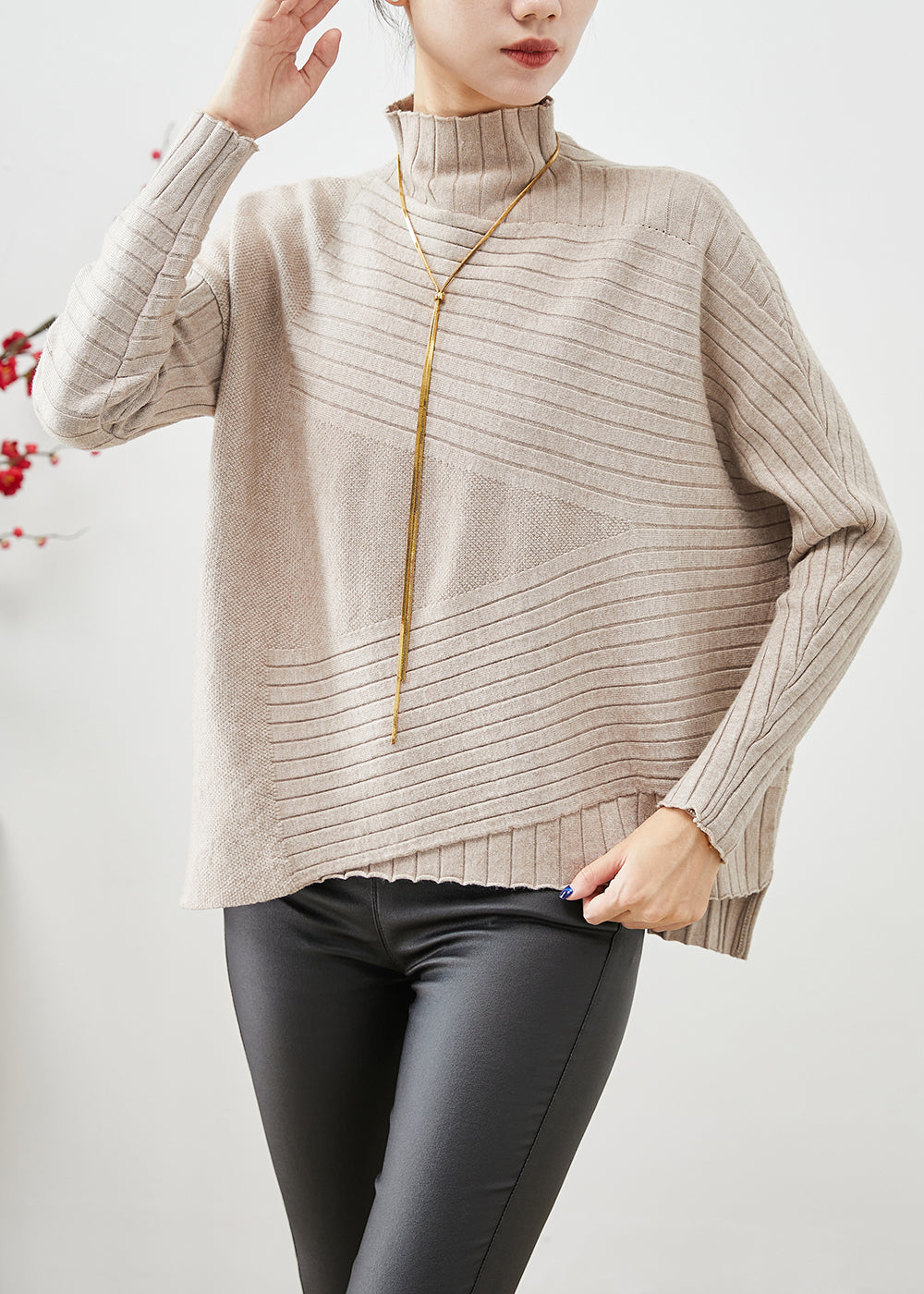 Well Tailored Sweater with a Graceful Silhouette