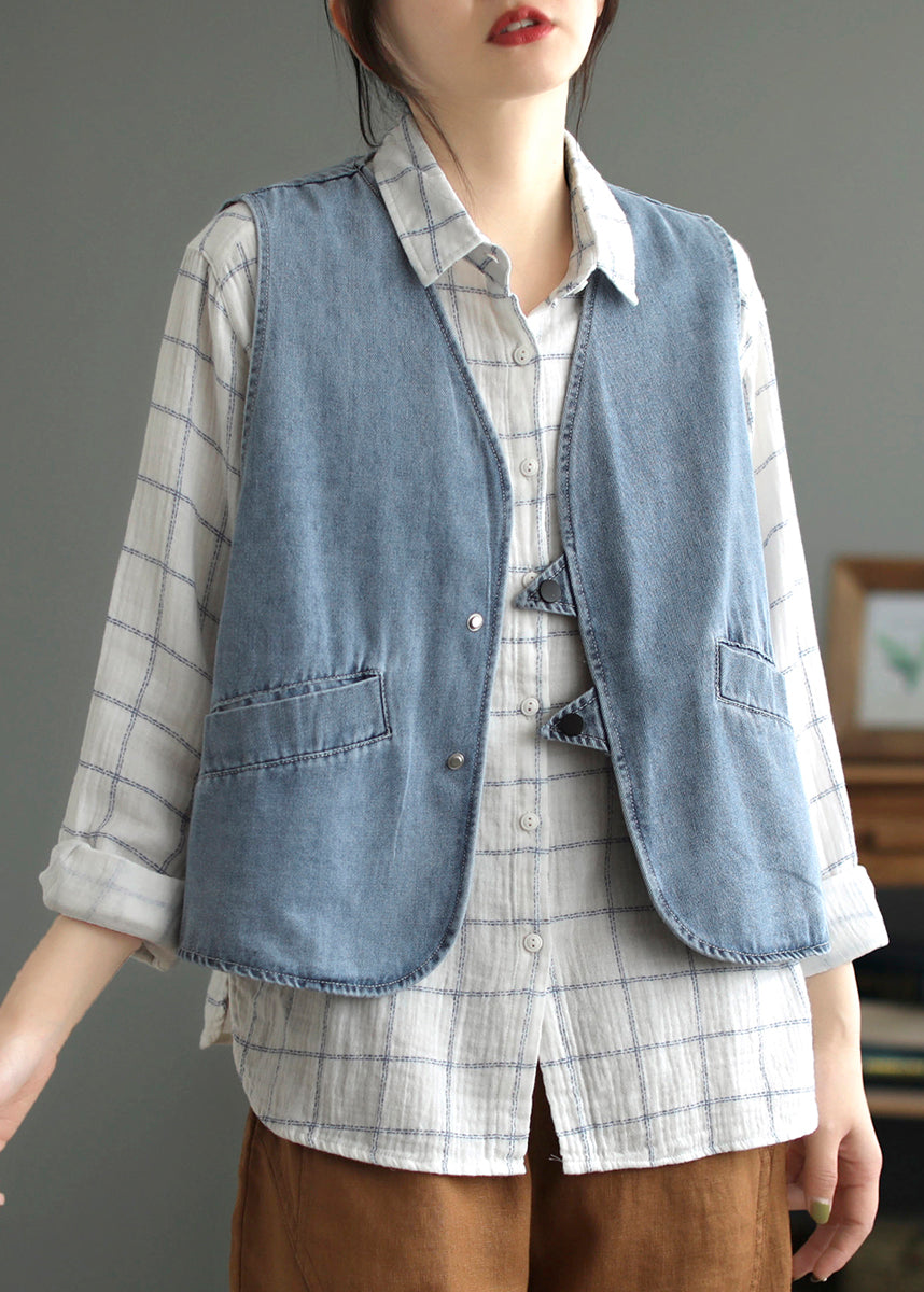 A Vintage Style Coat with Delicate Timeless Details
