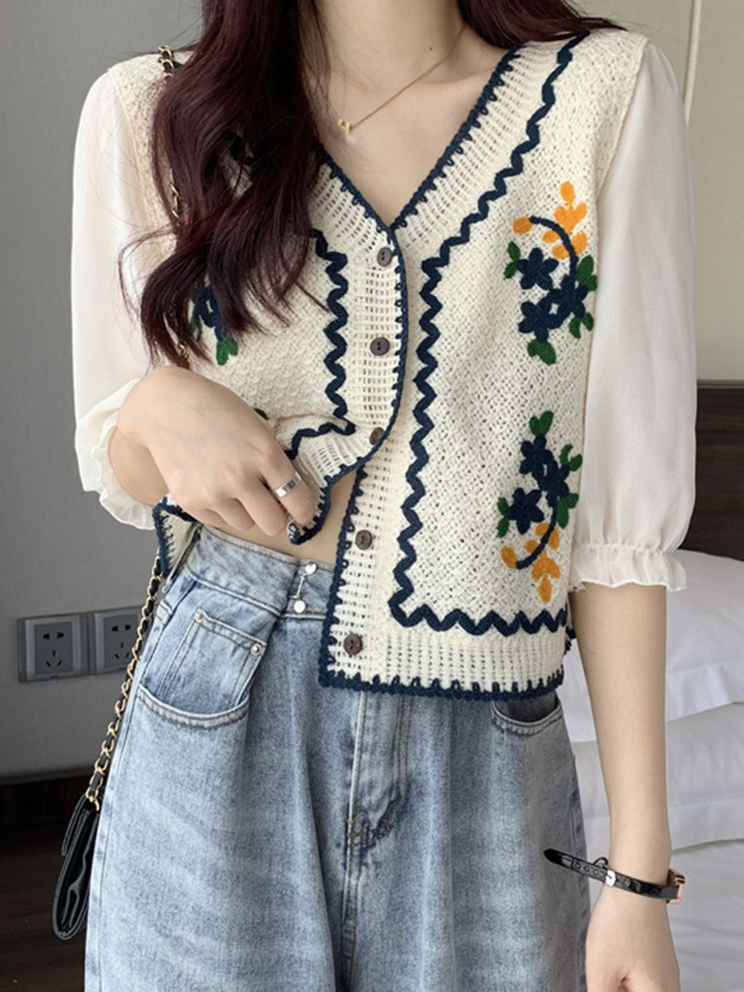 Effortlessly Elegant Top with a Timeless Design