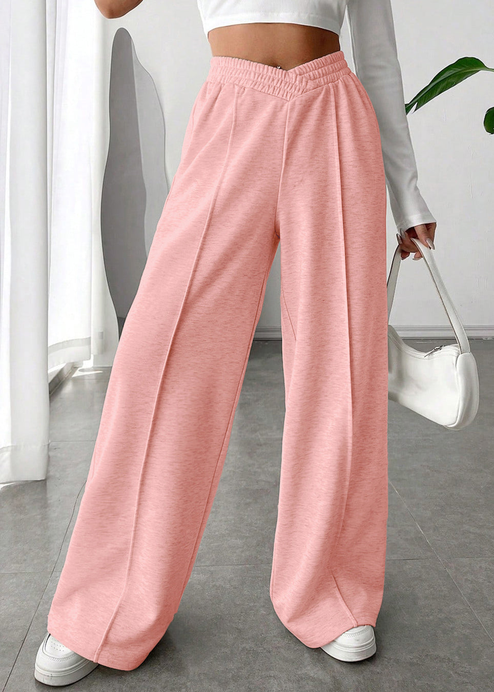 Well Tailored Pants with a Graceful Silhouette