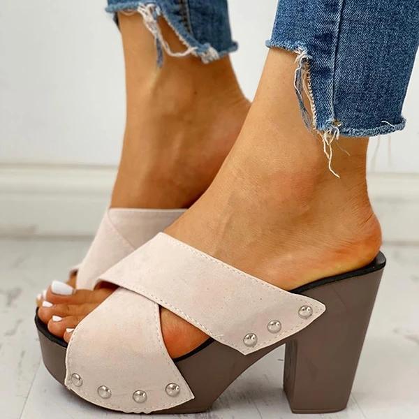 Graceful Orthopedic Sandals for Modern Look