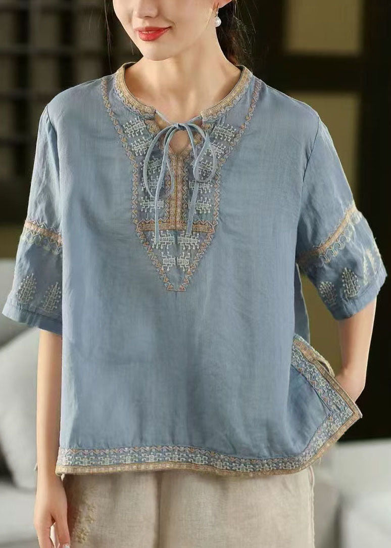 Well Tailored Top with a Graceful Silhouette