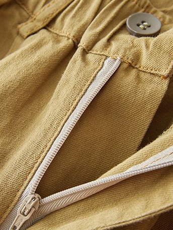 Effortlessly Elegant Pants with a Timeless Design