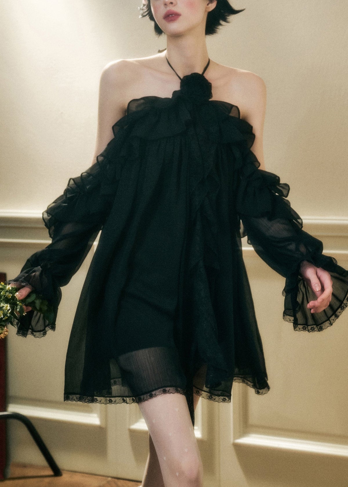 Beautifully Finished Dress in a Timeless Design