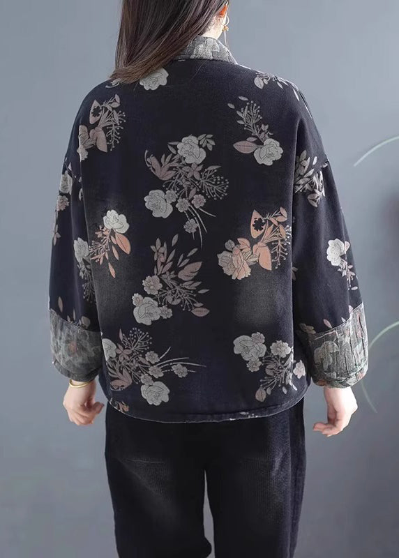 Elegantly Styled Coat for Everyday Wear