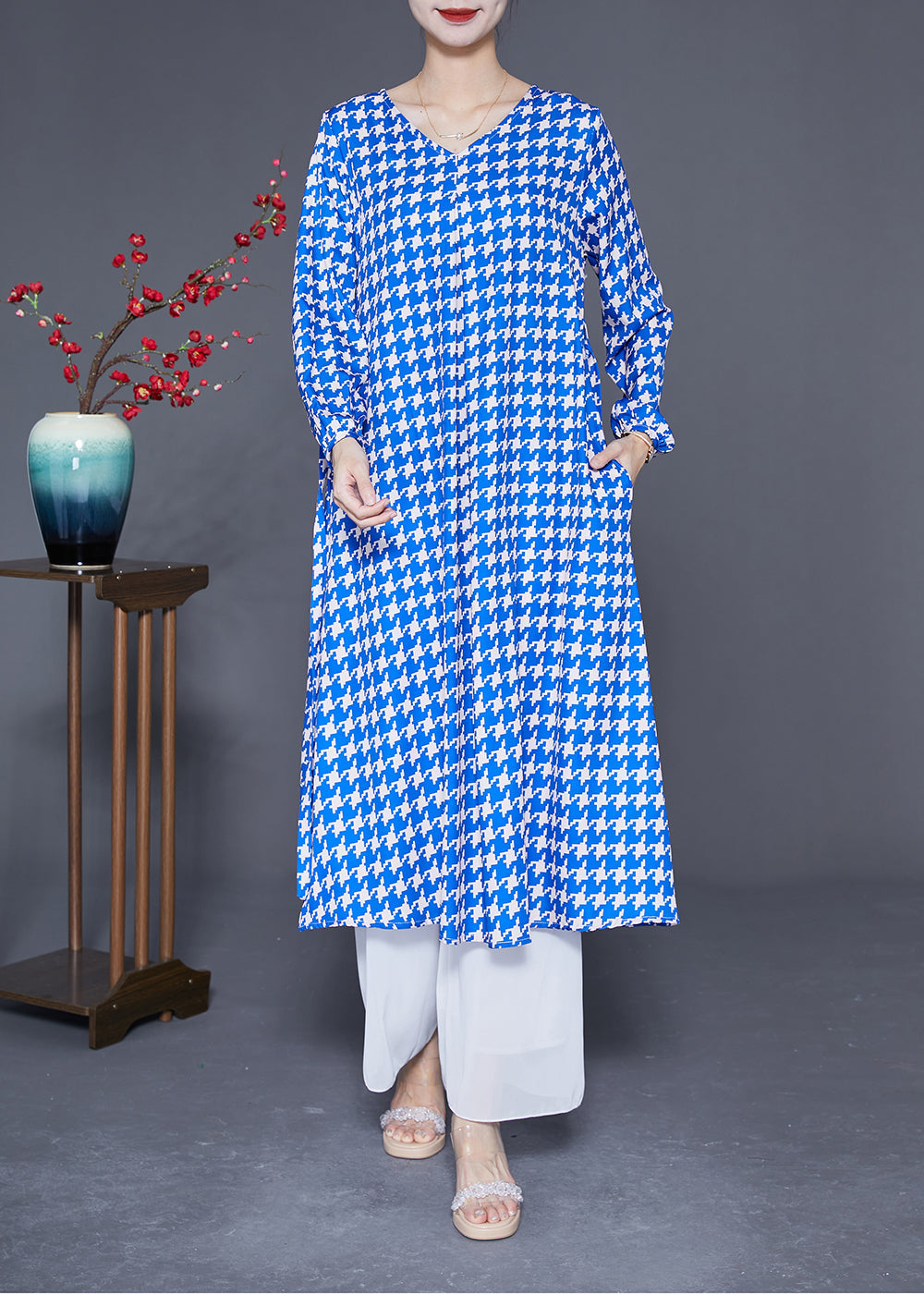 Classic Vintage Dress with a Flattering Fit