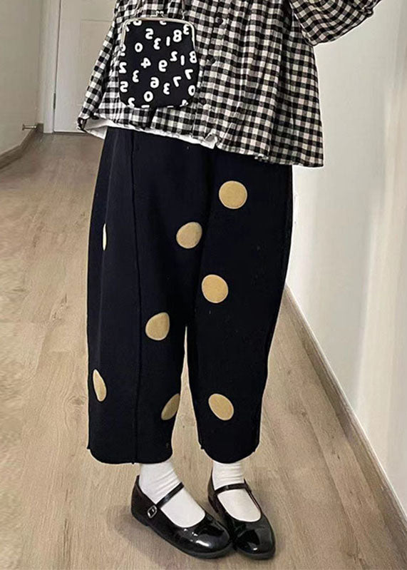 Effortlessly Elegant Pants with a Timeless Design