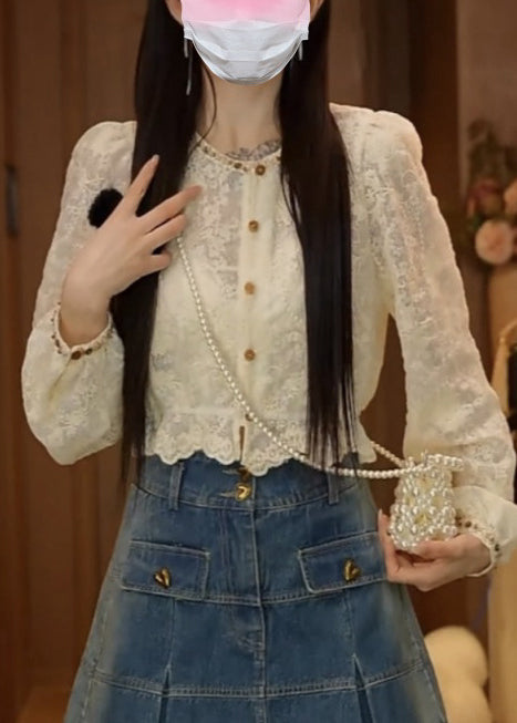 Well Tailored Blouse with a Graceful Silhouette