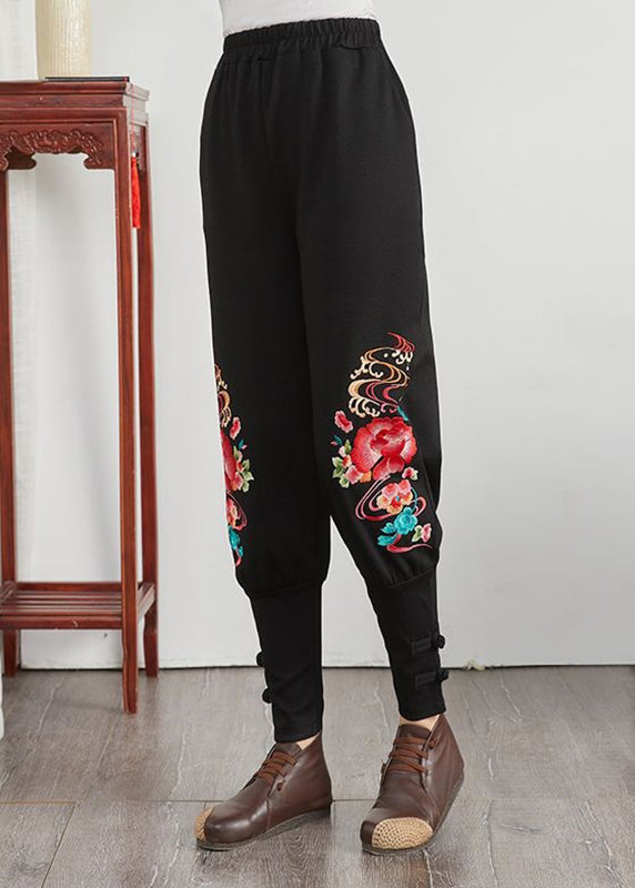 Effortlessly Elegant Pants with a Timeless Design