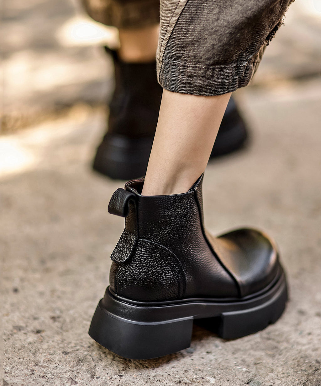 Graceful Orthopedic Boots for Modern Look