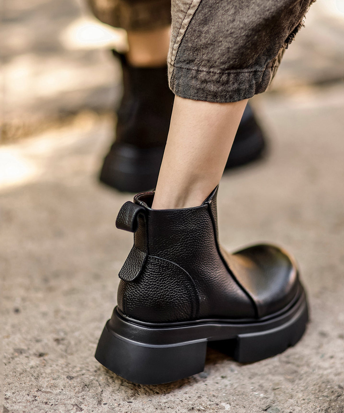 Graceful Orthopedic Boots for Modern Look