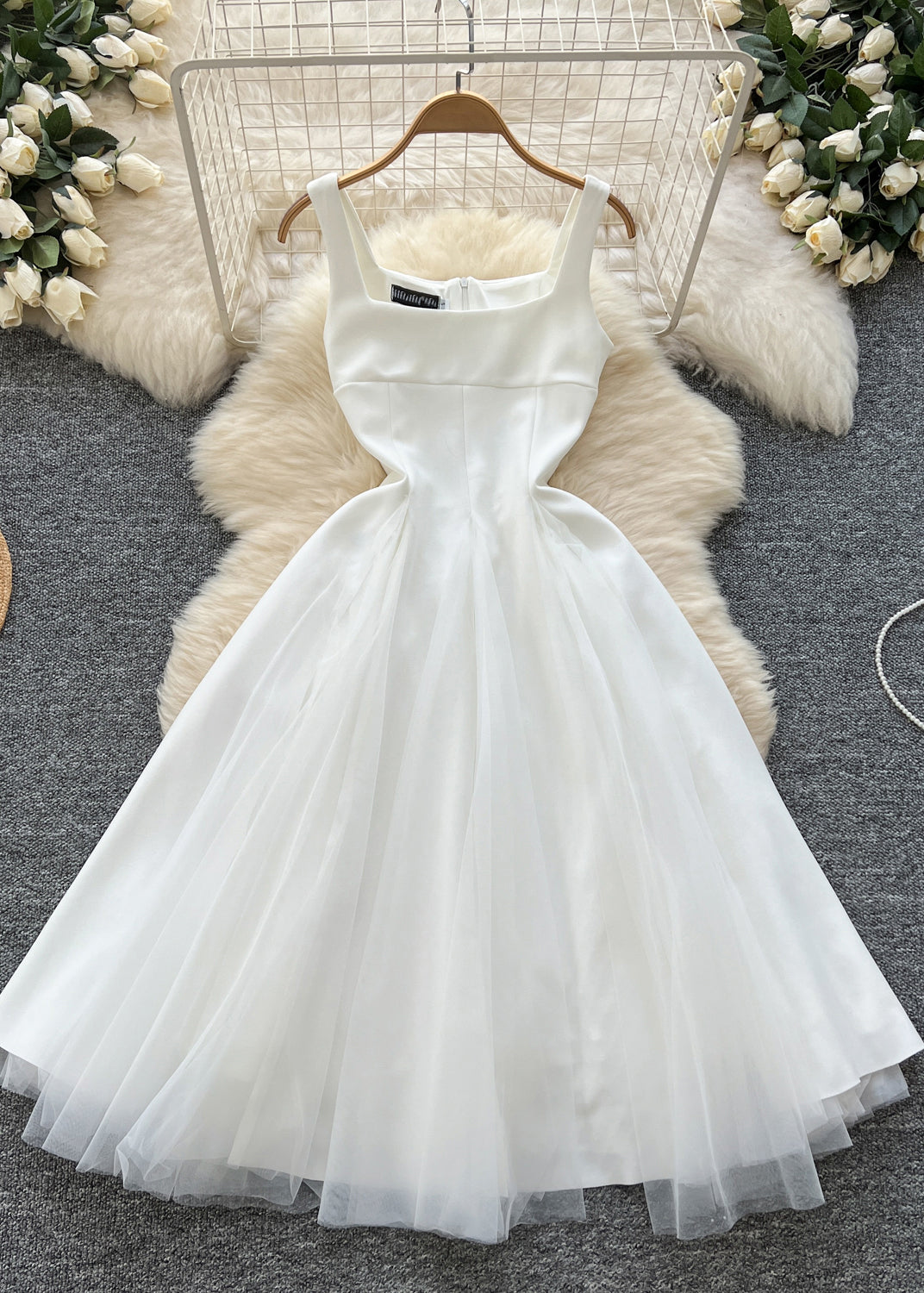 Gracefully Styled Dress for Any Occasion