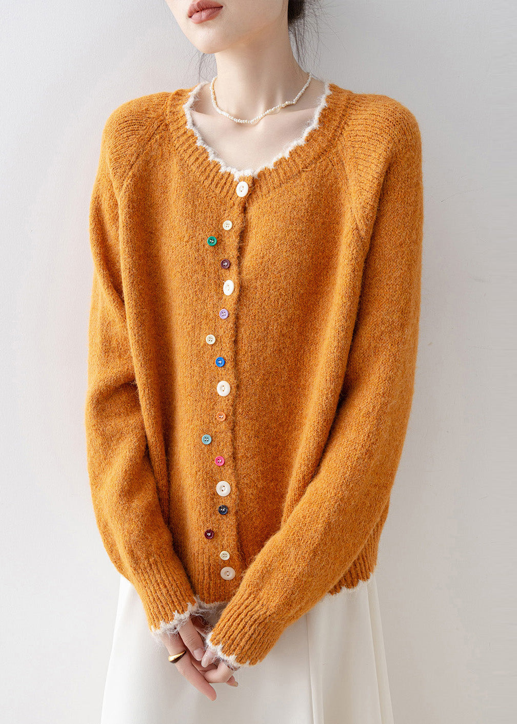 Effortlessly Elegant Cardigan with a Timeless Design