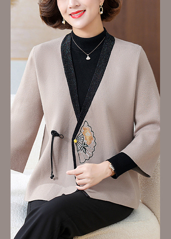 Gracefully Styled Coat for Any Occasion