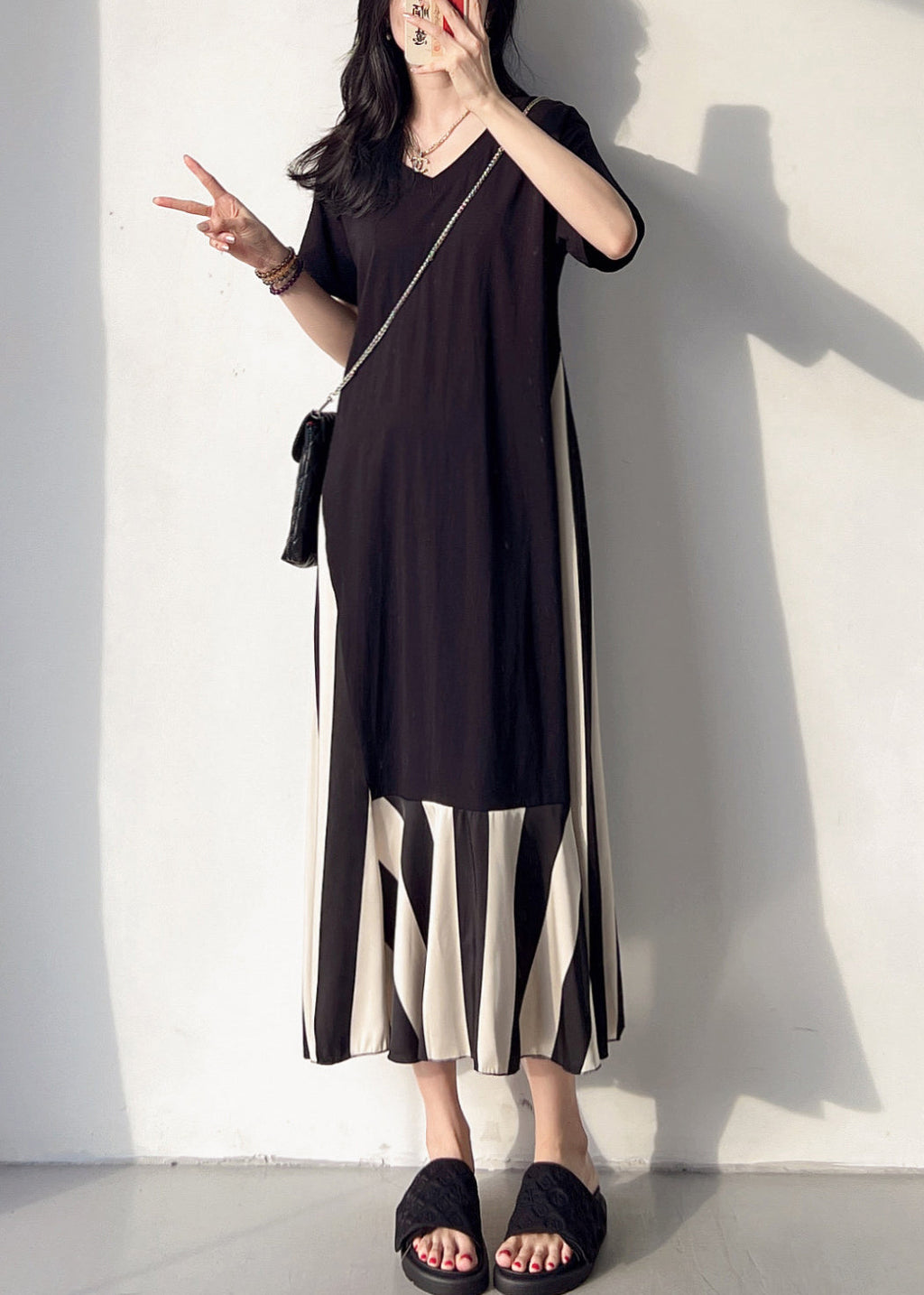 Effortlessly Elegant Dress with a Timeless Design