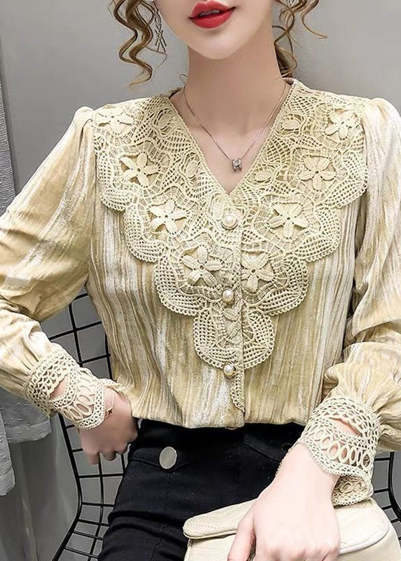 Classic Vintage Blouse with a Flattering Fit