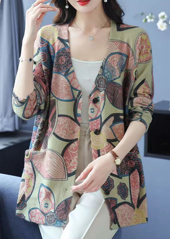 Well Tailored Coat with a Graceful Silhouette