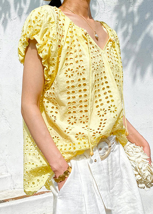 Effortlessly Elegant Top with a Timeless Design