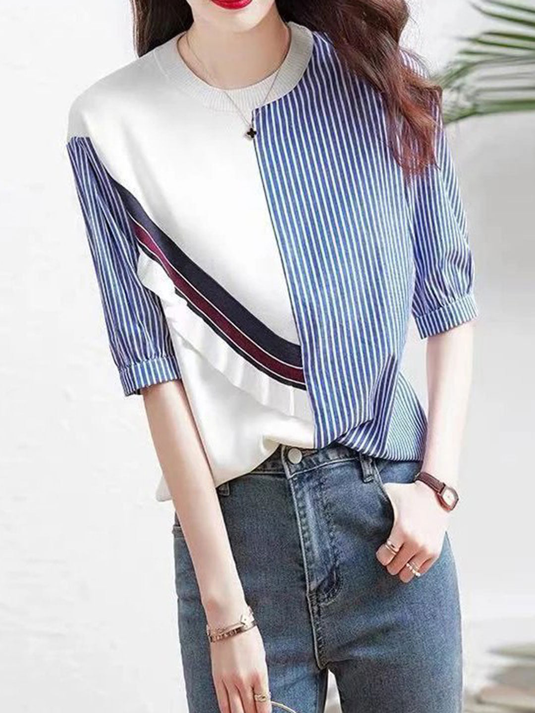 Effortlessly Elegant Sweater with a Timeless Design