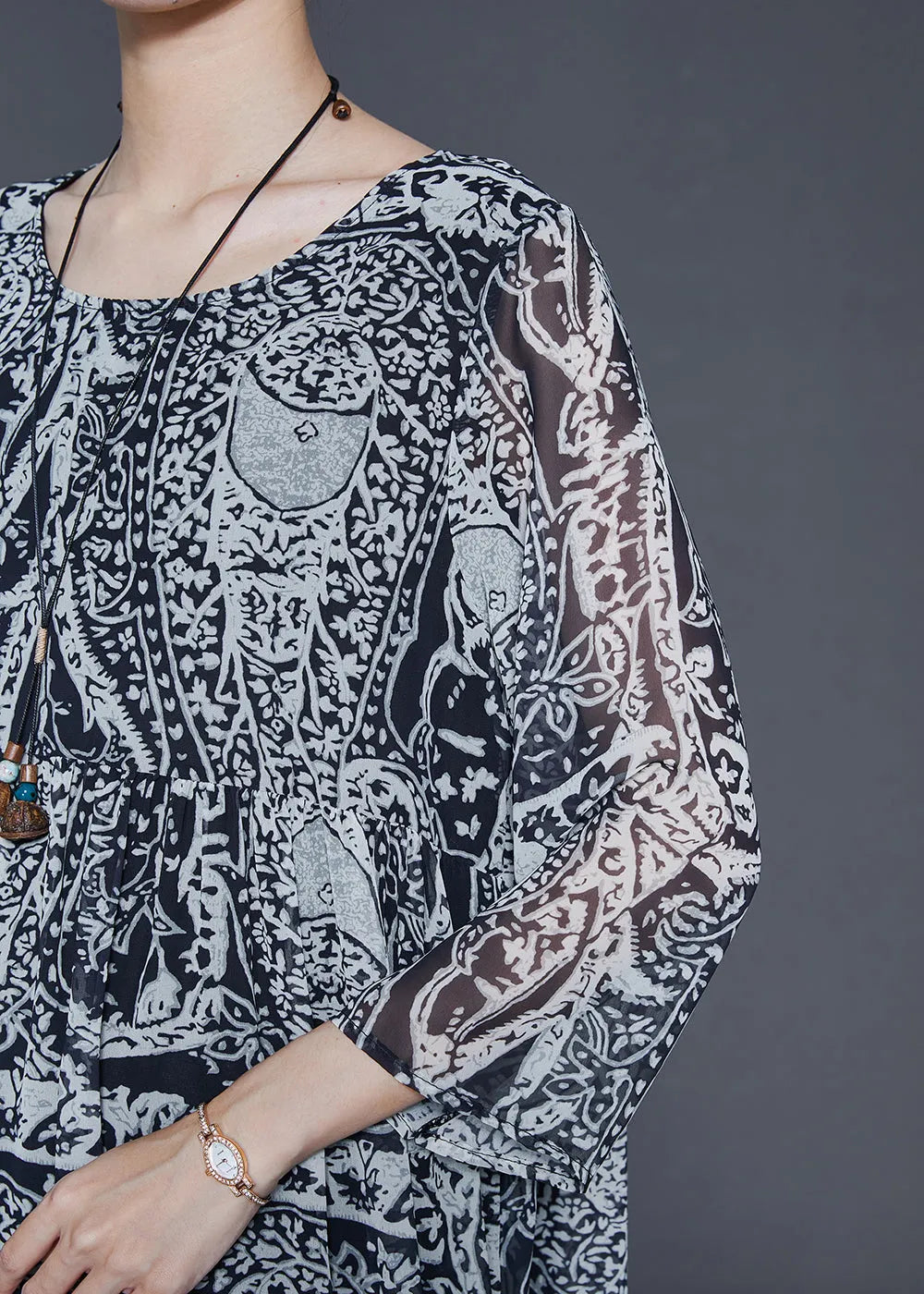Beautifully Crafted Dress in a Classic Style