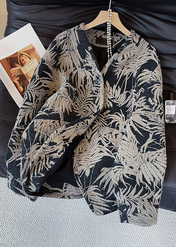 Effortlessly Elegant Coat with a Timeless Design