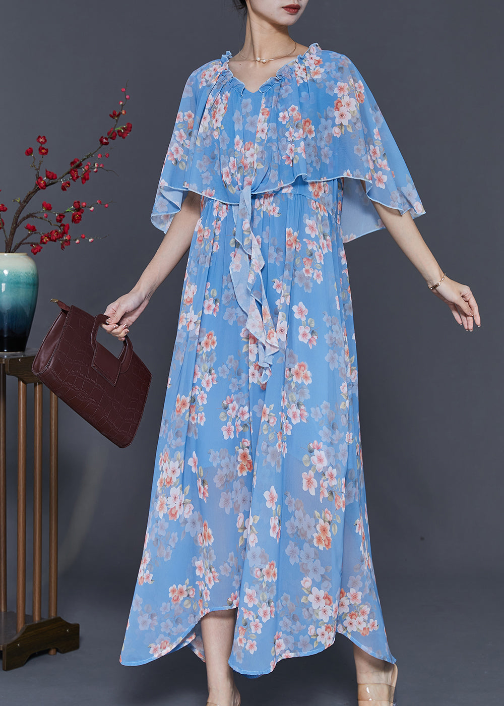 Beautifully Finished Dress in a Timeless Design