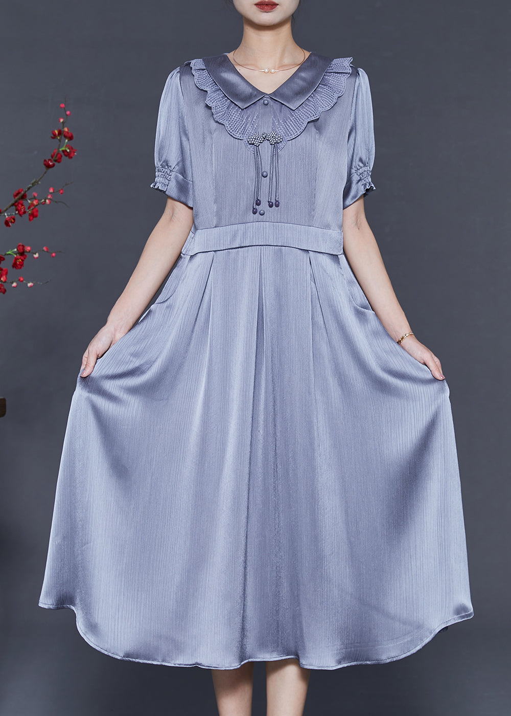 Well Tailored Dress with a Graceful Silhouette
