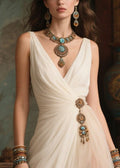 Beautifully Finished Dress in a Timeless Design