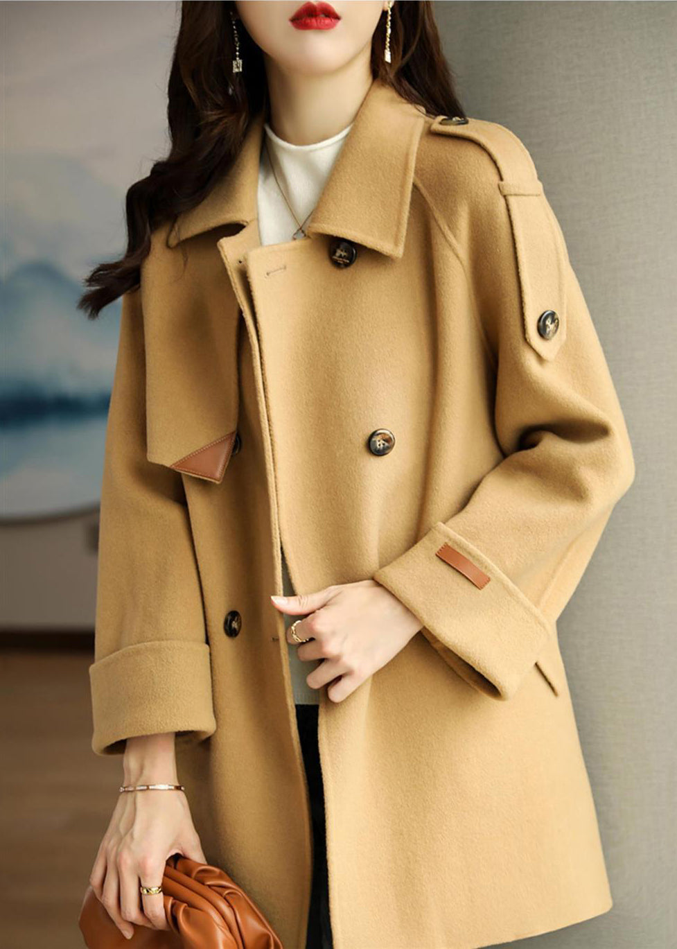Effortlessly Elegant Coat with a Timeless Design