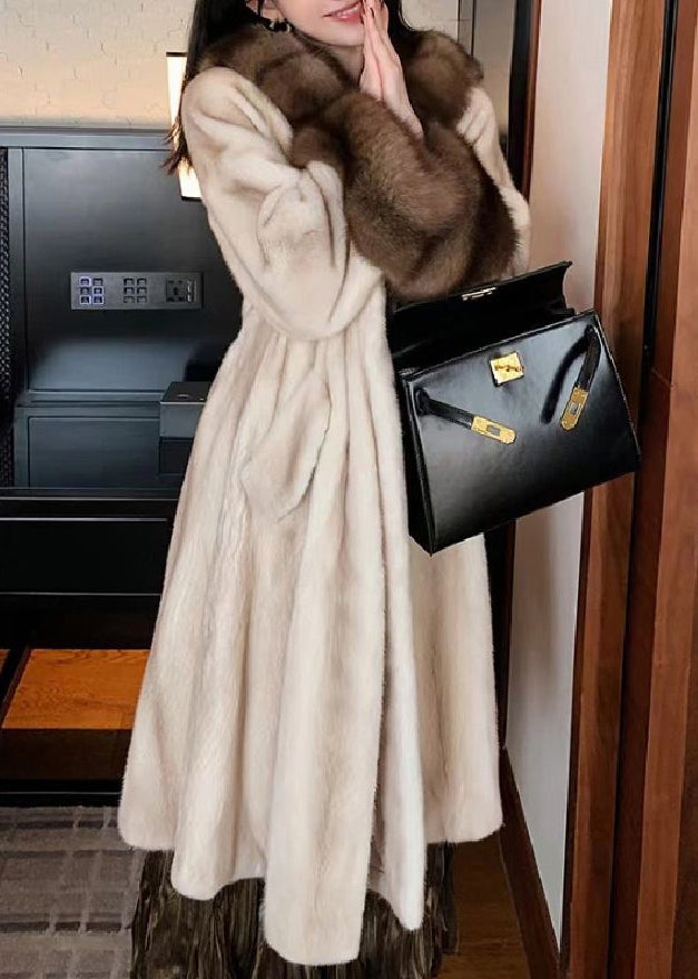 Effortlessly Elegant Coat with a Timeless Design