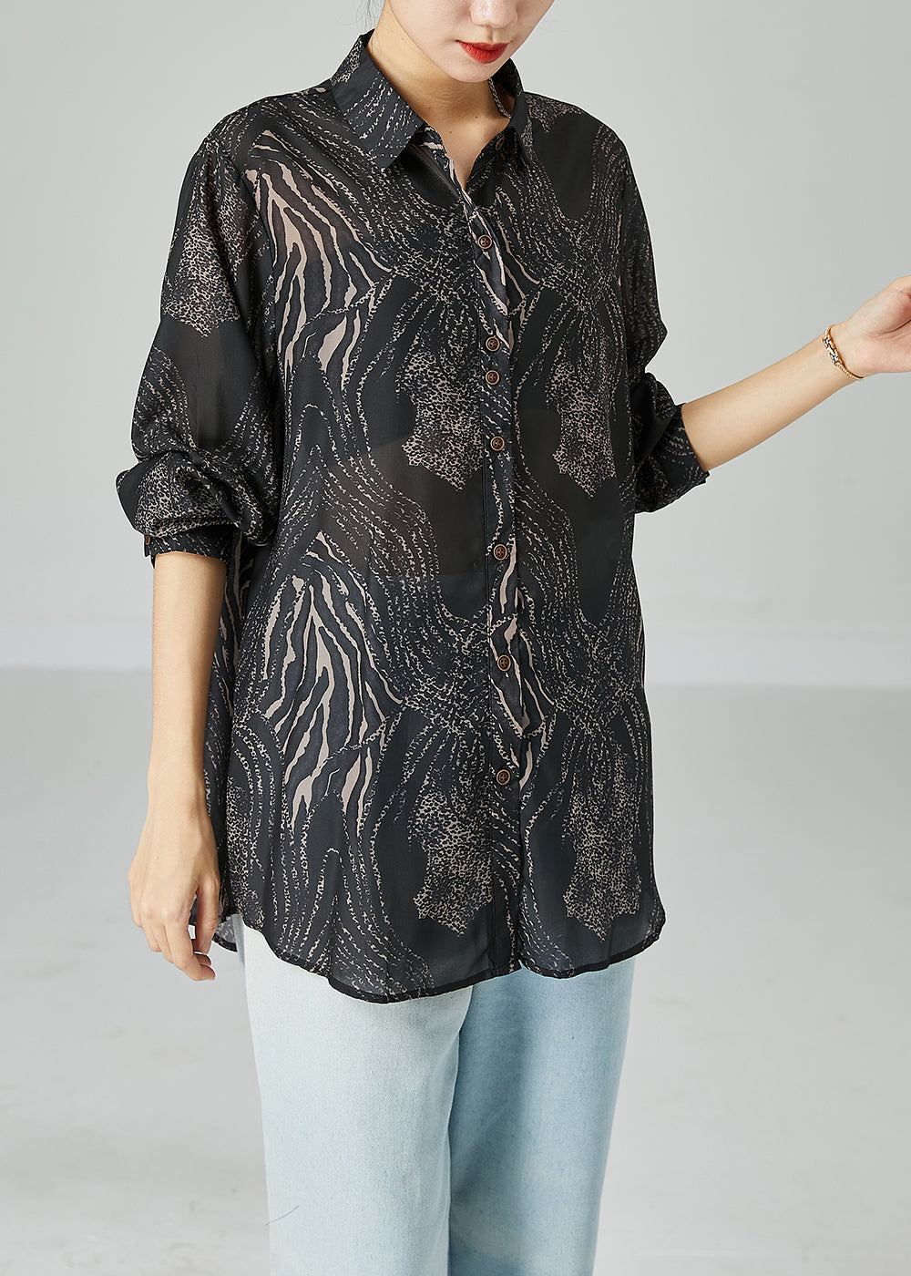 Gracefully Styled Blouse for Any Occasion
