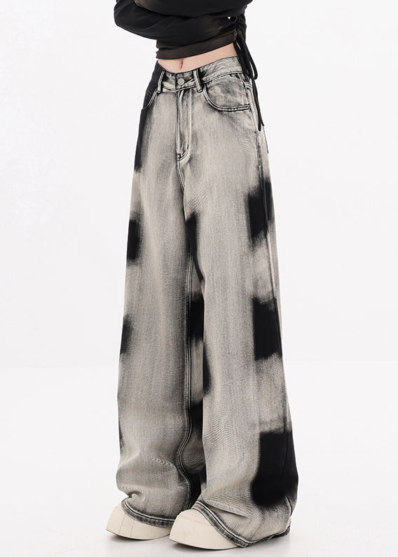 Effortlessly Elegant Pants with a Timeless Design