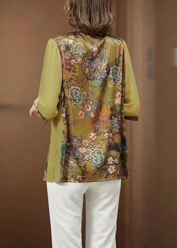 Sophisticated Blouse with a Clean Classic Look