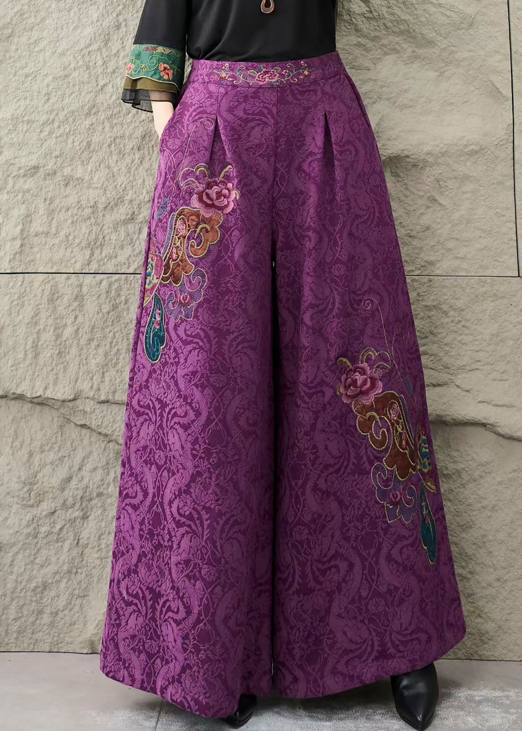 Well Tailored Trousers with a Graceful Silhouette