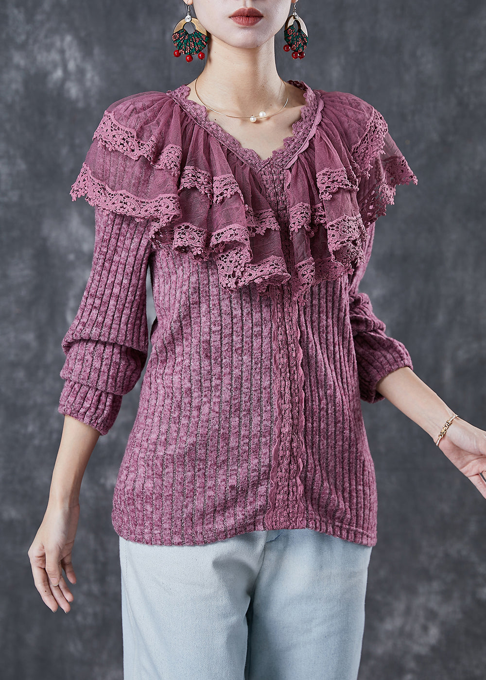 Well Tailored Sweater with a Graceful Silhouette