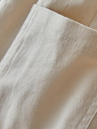 Effortlessly Elegant Pants with a Timeless Design