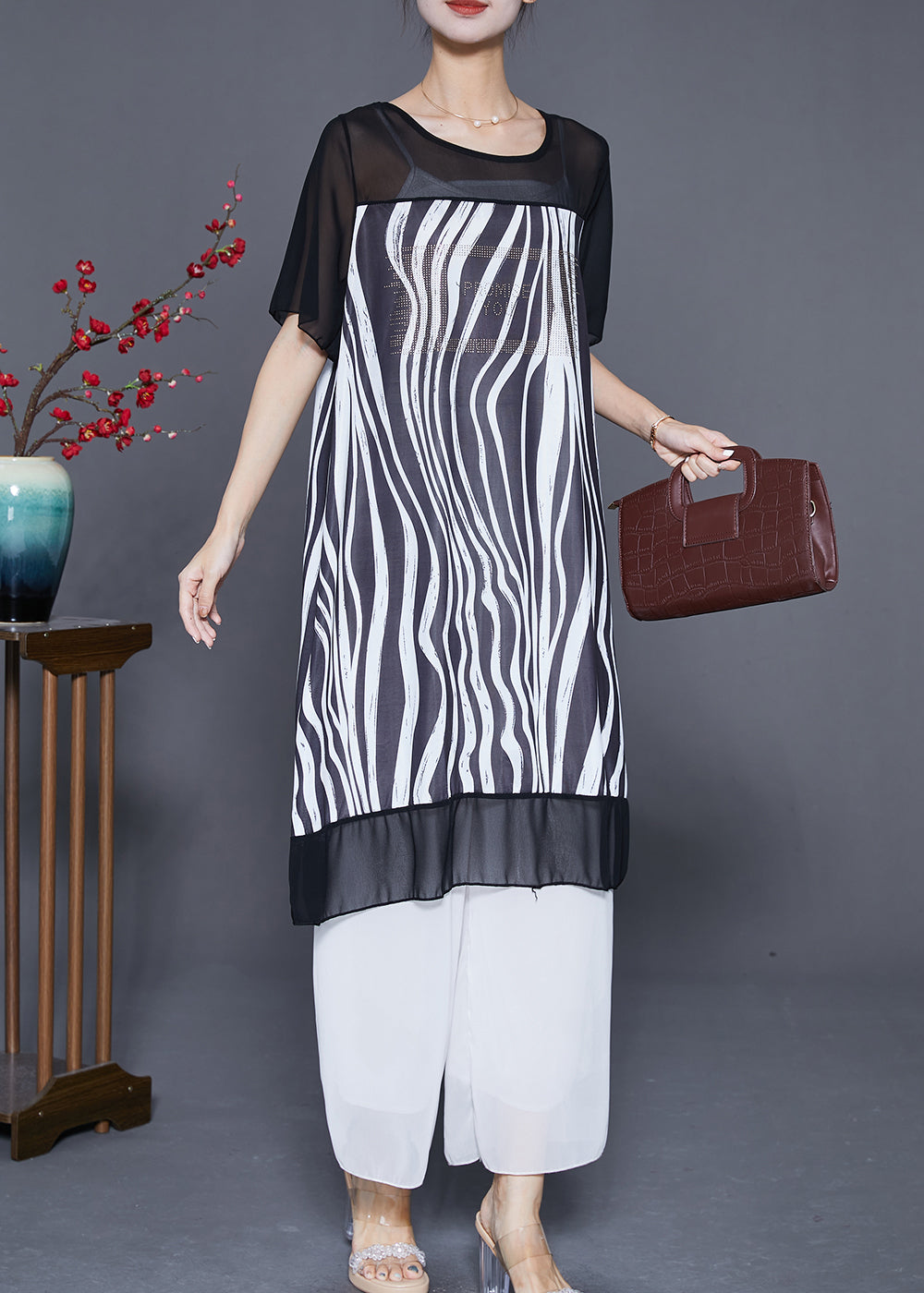 Gracefully Styled Dress for Any Occasion