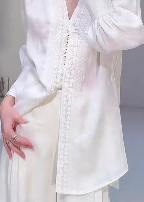 Classic Vintage Shirt with a Flattering Fit