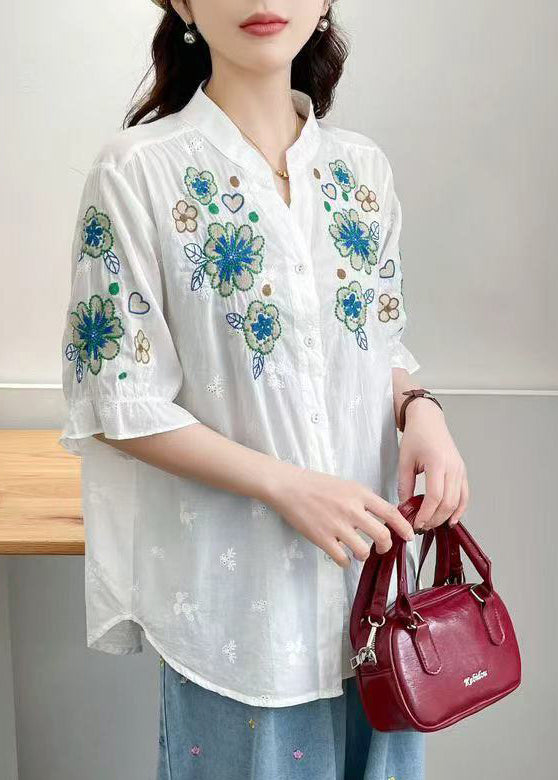Effortlessly Elegant Top with a Timeless Design
