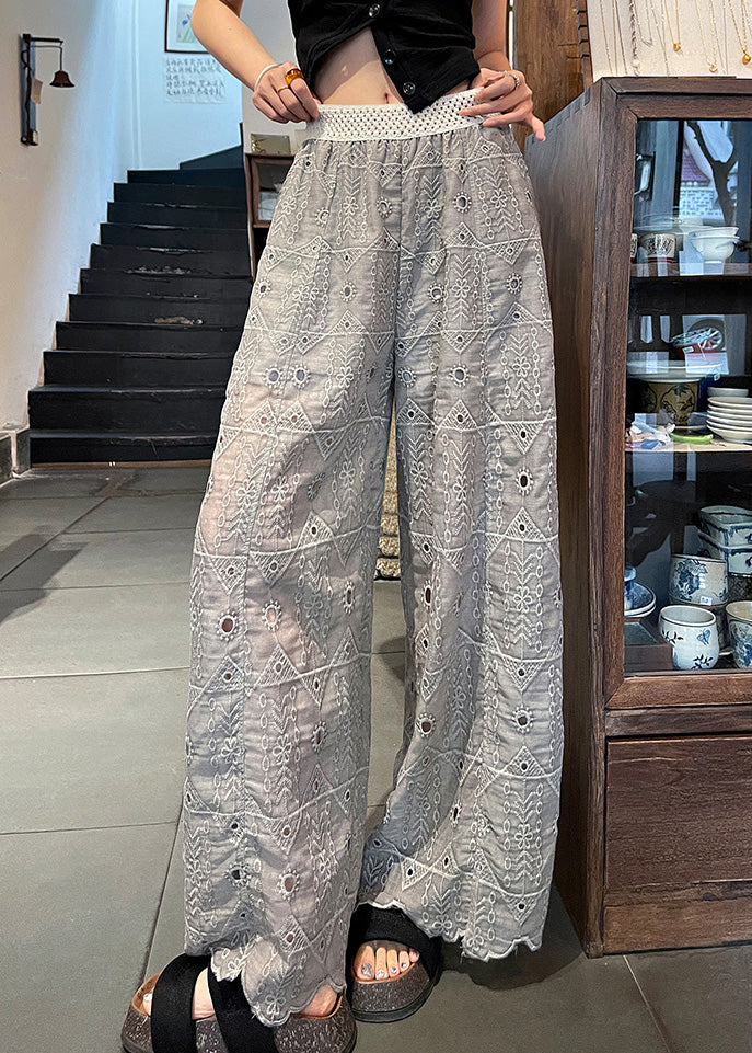 Elegantly Styled Trousers for Everyday Wear