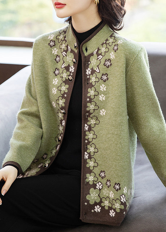 Elegantly Styled Coat for Everyday Wear