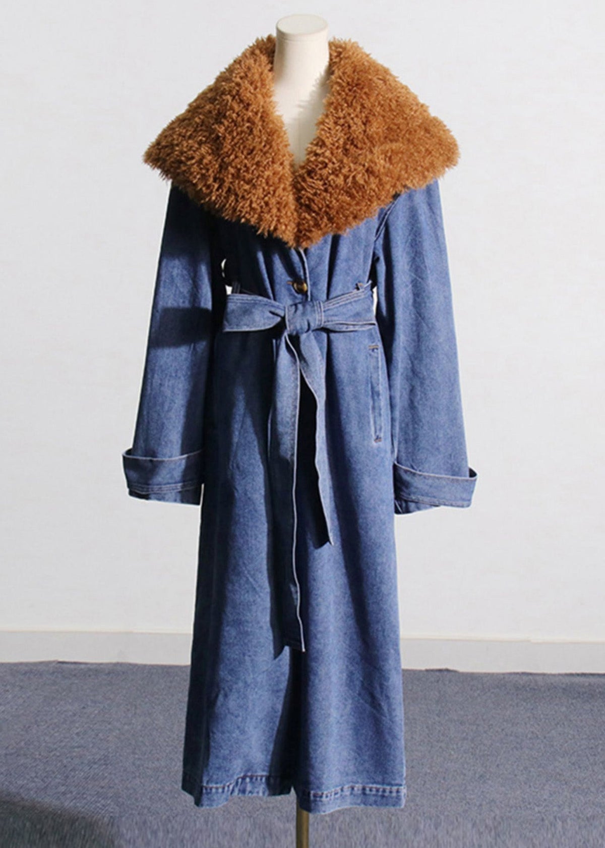 Elegantly Styled Coat for Everyday Wear