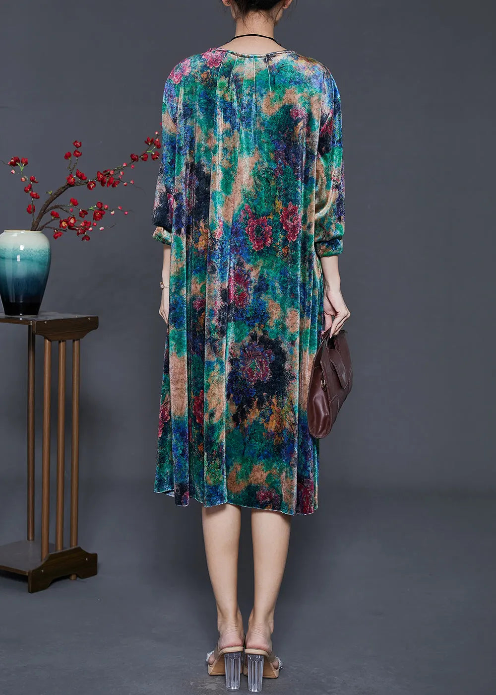 Classic Vintage Dress with a Flattering Fit