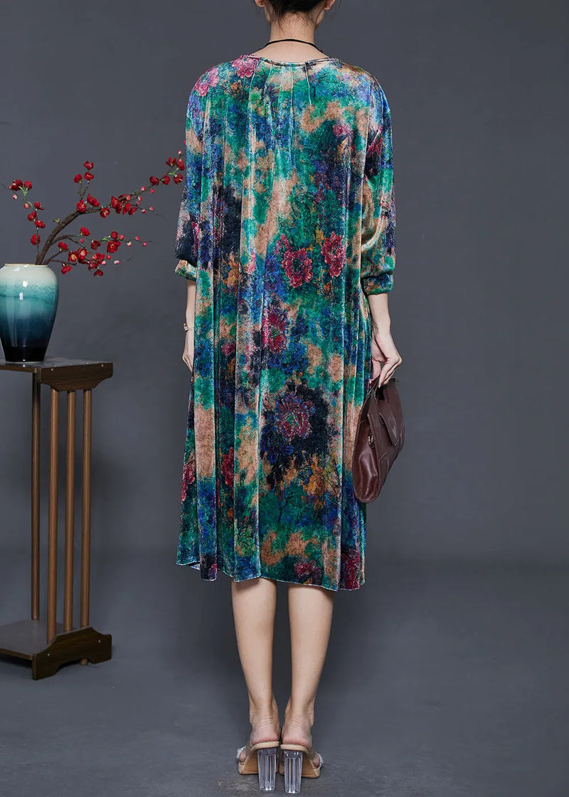 Classic Vintage Dress with a Flattering Fit