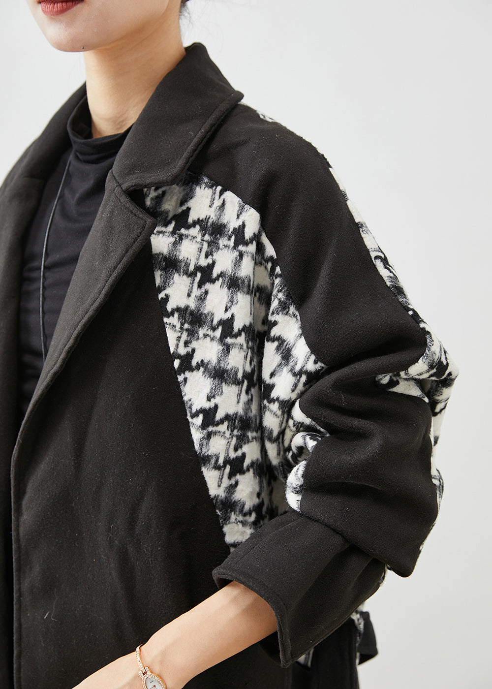 Beautifully Finished Coat in a Timeless Design