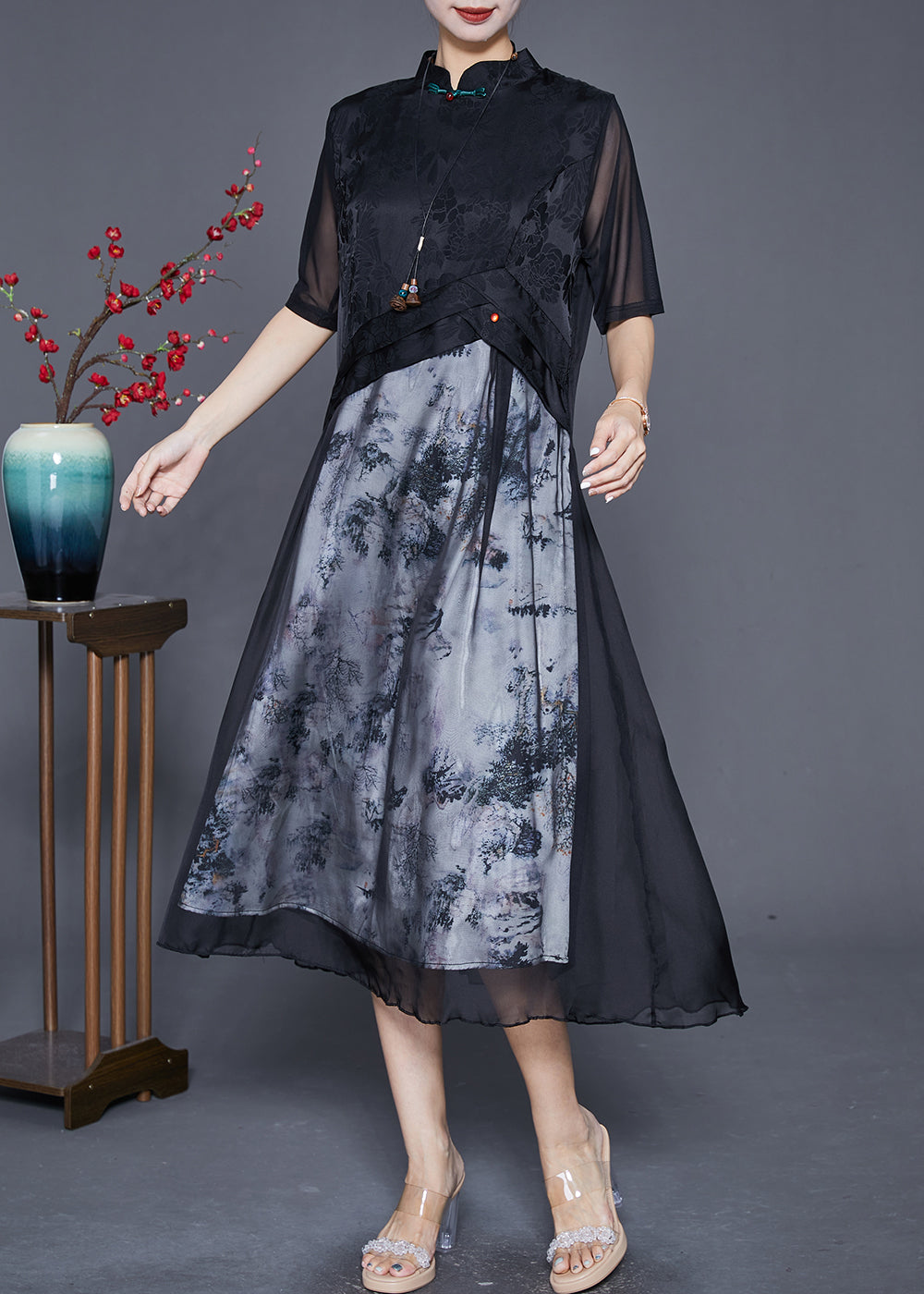 Well Tailored Dress with a Graceful Silhouette