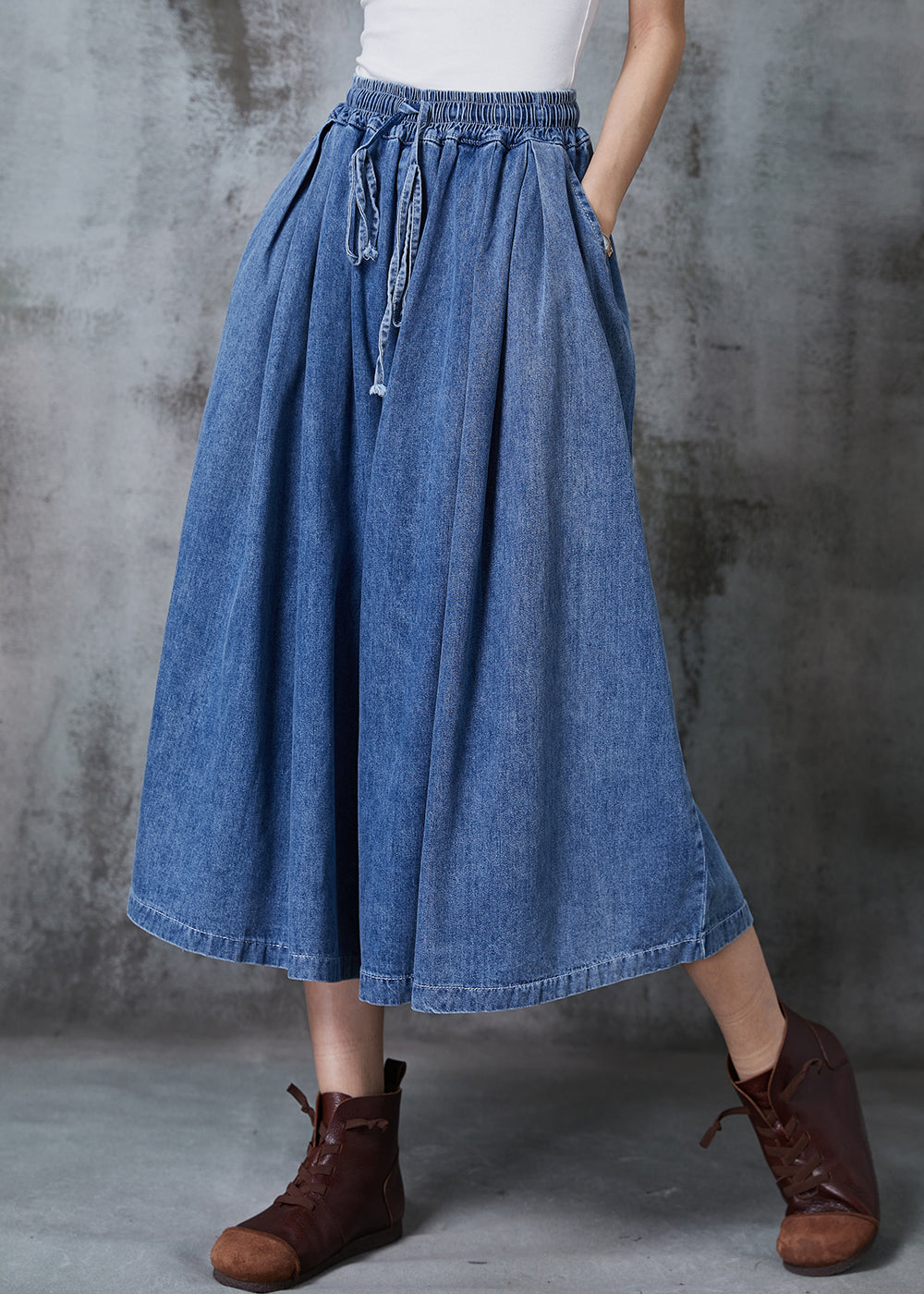 Well Tailored Pants with a Graceful Silhouette