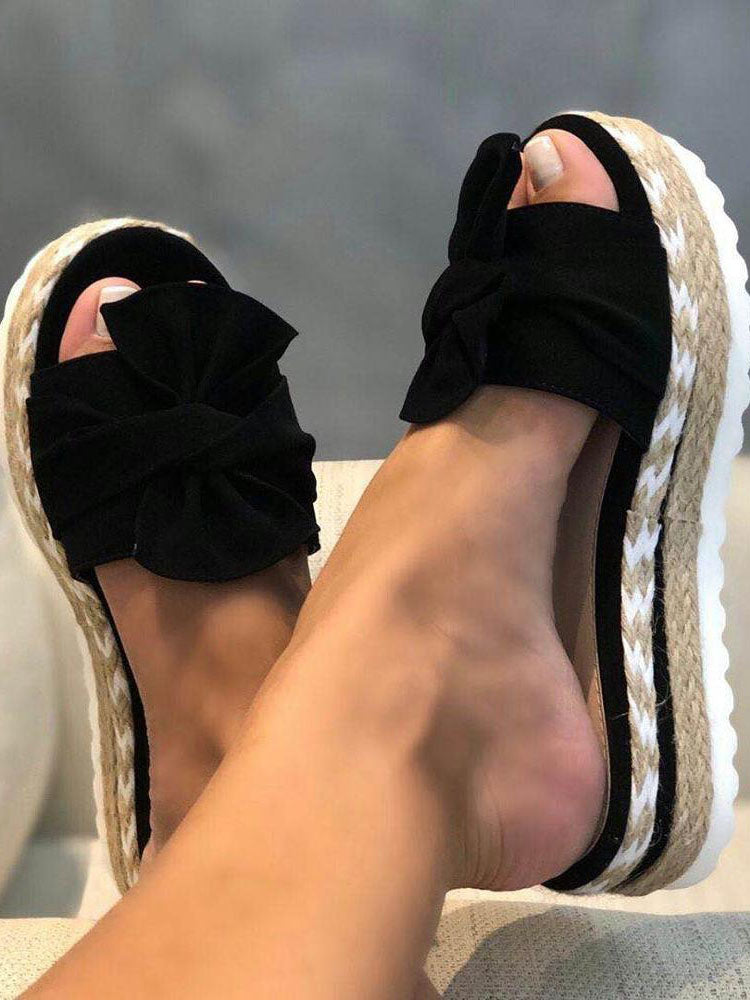 Graceful Orthopedic Sandals for Modern Look